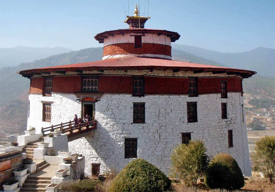 The Ta Dzong is home to the National Museum of Bhutan and is currently undergoing renovation. Exhibits are currently housed in an adjacent conference center.
