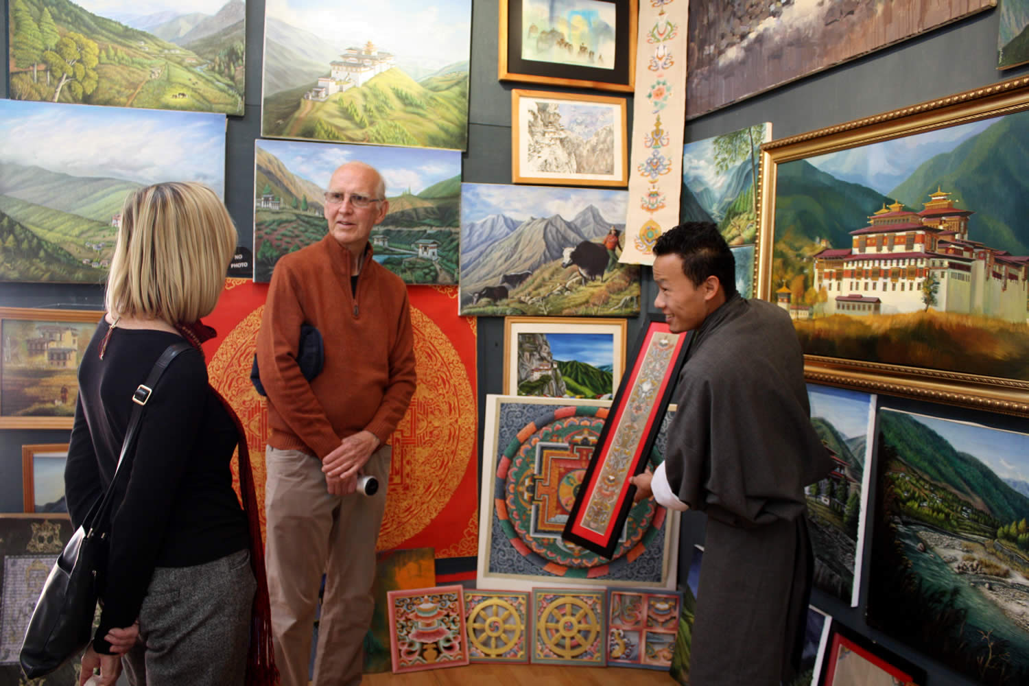 Looking at art in a Thimpu gallery.